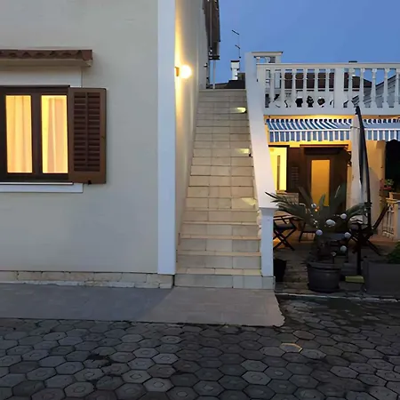 In With Two-bedrooms 10 דירה