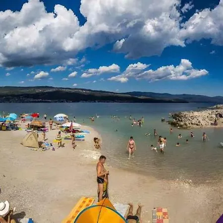 In With Two-bedrooms 10 *