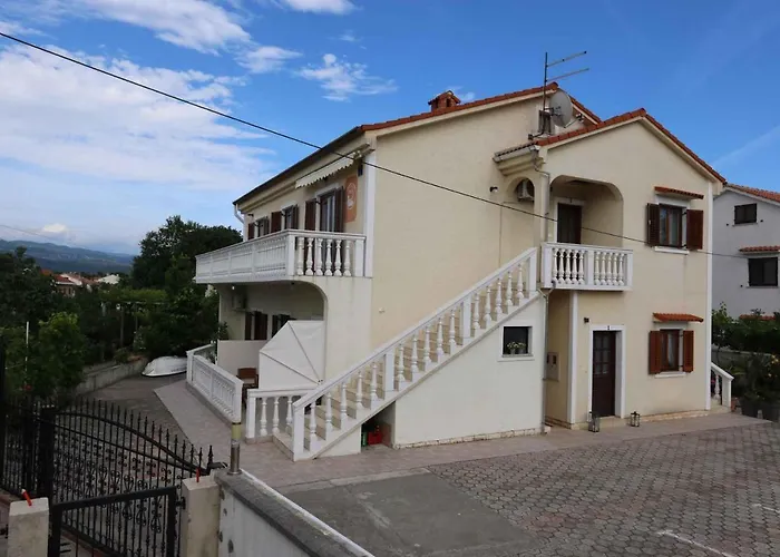 In With Two-bedrooms 10