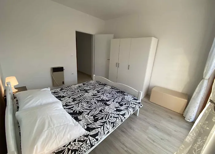 Apartman In With Two-bedrooms 10