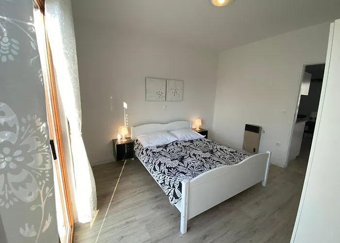 In With Two-bedrooms 10 Apartman *